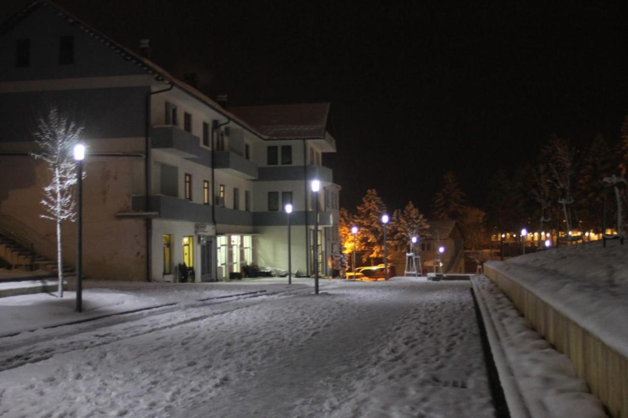 Hotel Kings Apartments Bajram Curri Kültér fotó