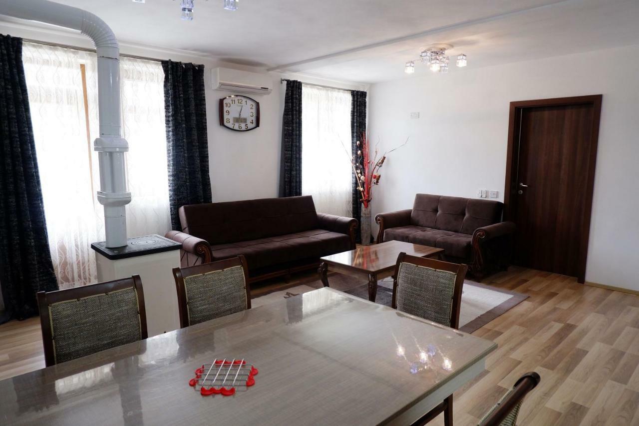 Hotel Kings Apartments Bajram Curri Kültér fotó