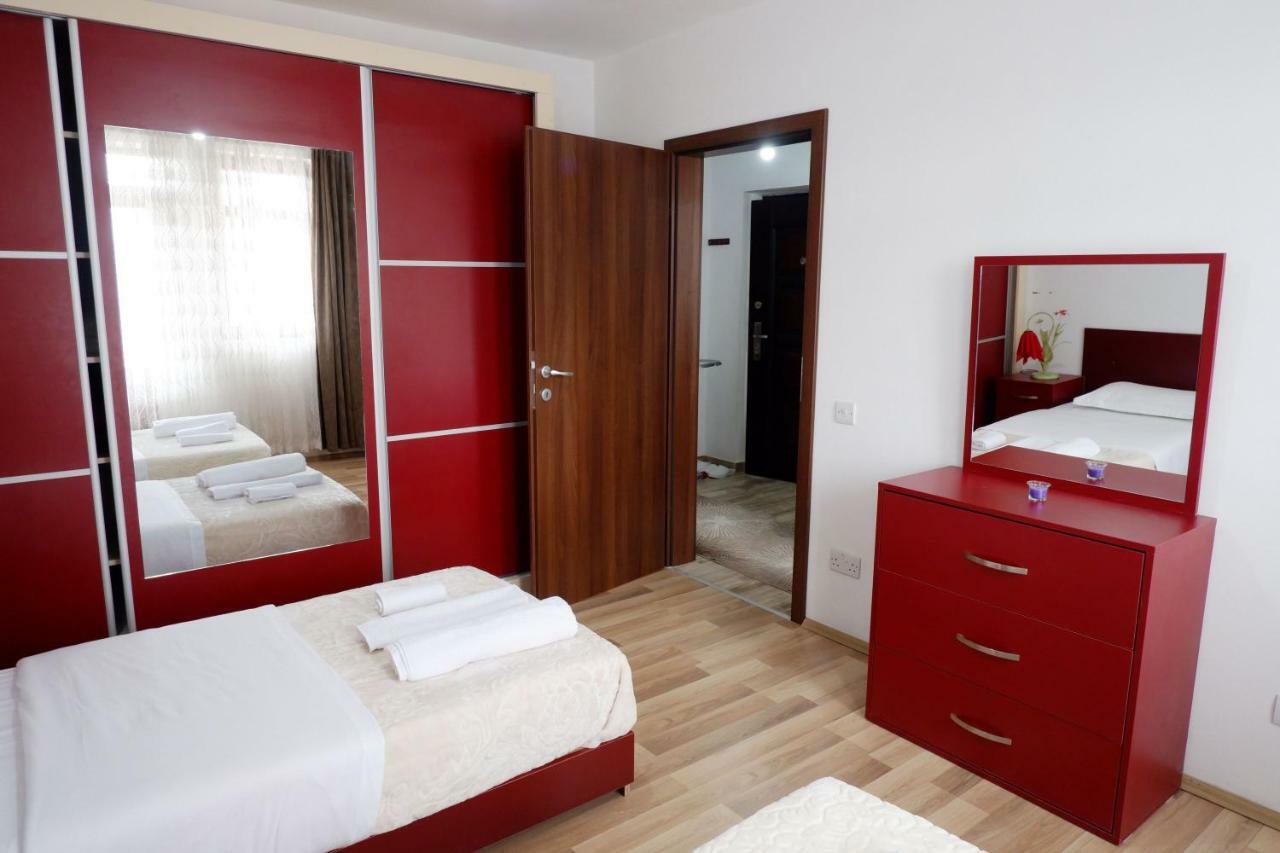 Hotel Kings Apartments Bajram Curri Kültér fotó